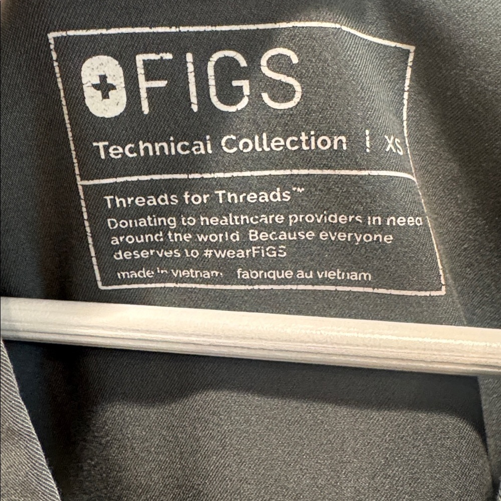 Figs Technical Collection Scrub Top - Picture 4 of 6